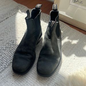 Blundstone 1308 Chelsea boot in black